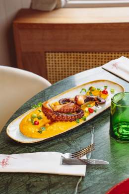 Plat gastronomique servi à La Cabane Meudon, restaurant traditionnel français proposant une cuisine raffinée à Meudon