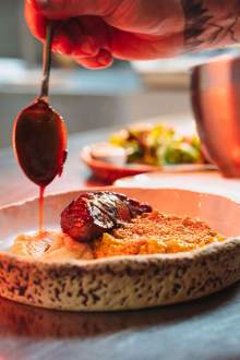 Dessert gourmand servi à La Cabane Meudon, restaurant traditionnel français proposant une cuisine raffinée à Meudon